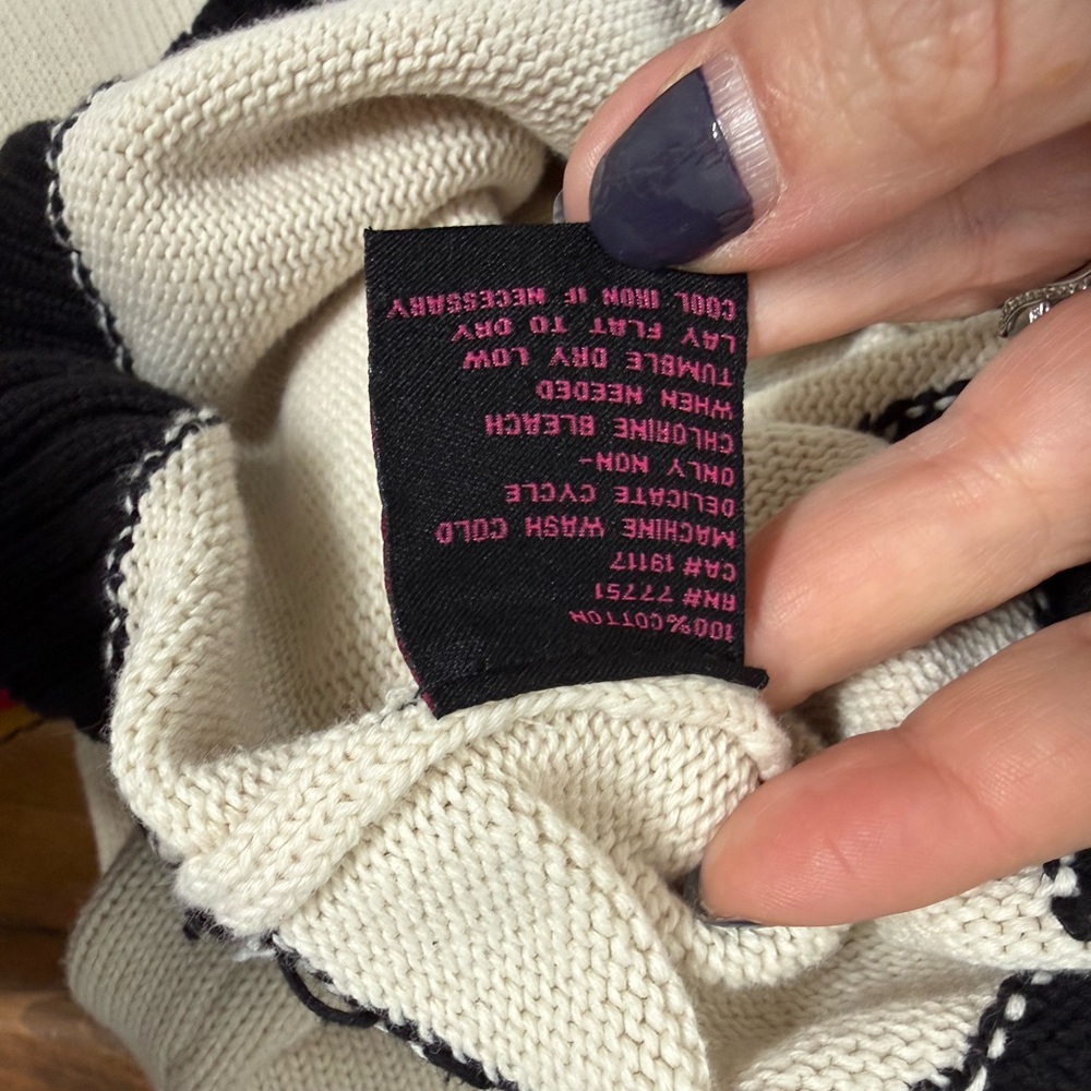 Betsey Johnson Cream Marilyn Graphic Long Sweater - Picture 4 of 7